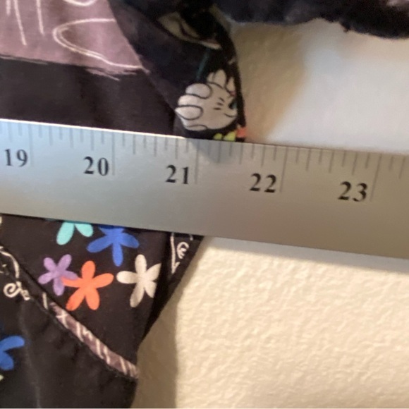 Disney Scrub‎ Top Women’s Size Large Minnie Mouse Black Pull Over Medical - Picture 8 of 11